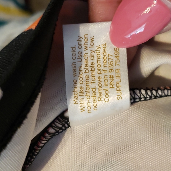 Decree Black Floral Crop Top Size M - Picture 8 of 9